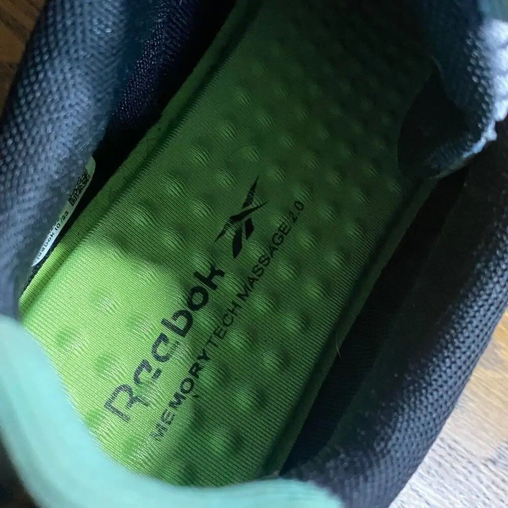 Reebok Men's Gray & Gold Training Shoes